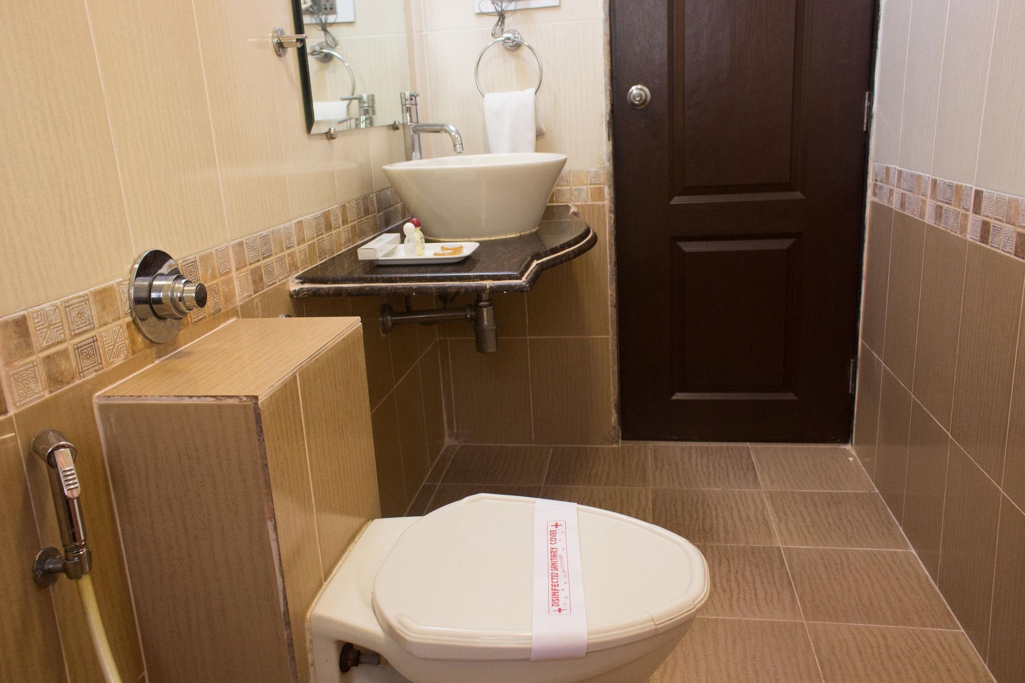 Jyoti Dwelling Hotel Мумбай Екстериор снимка
