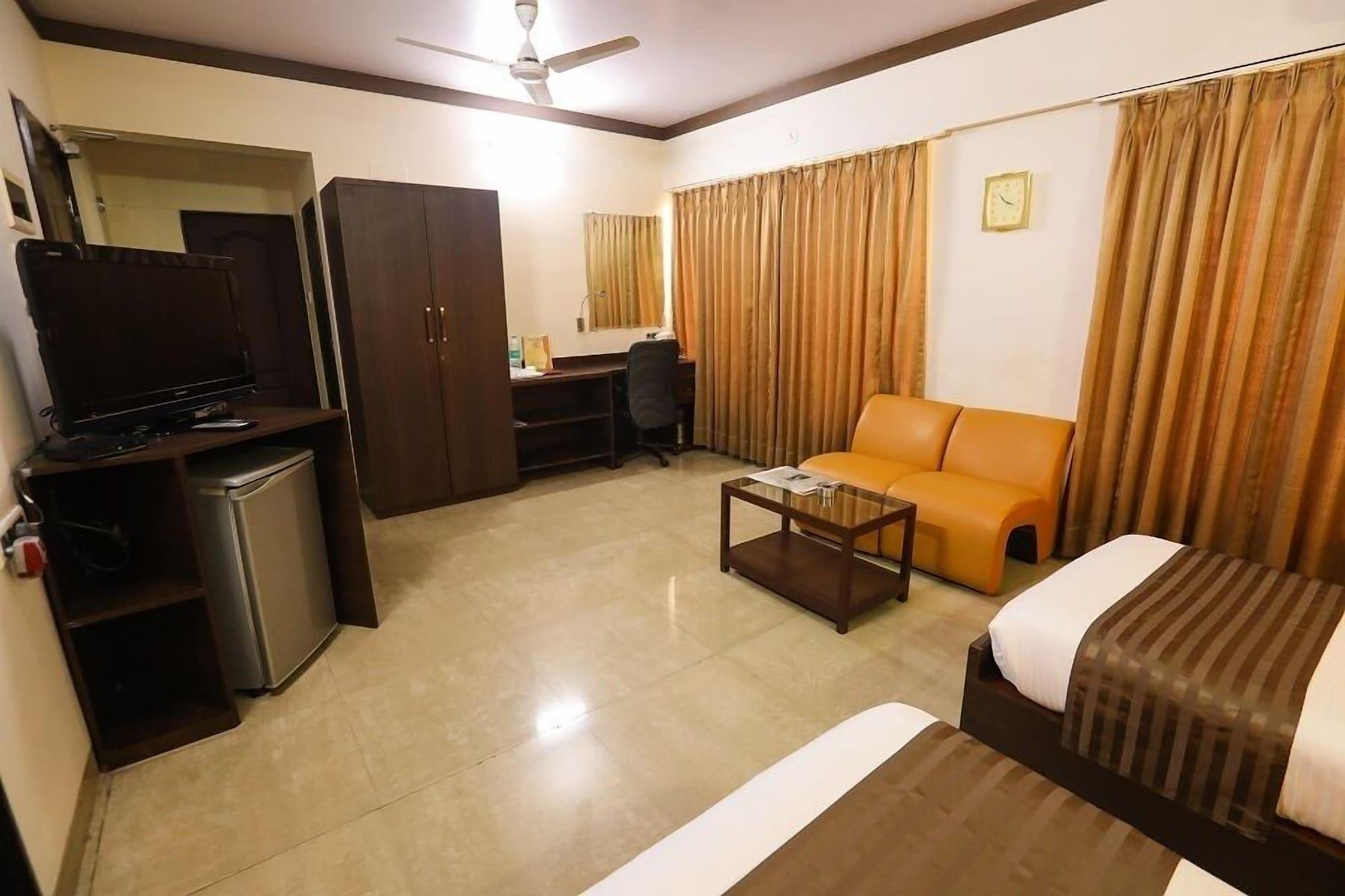 Jyoti Dwelling Hotel Мумбай Екстериор снимка