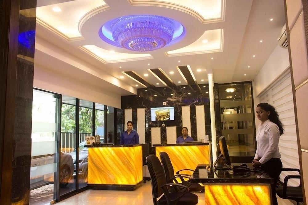 Jyoti Dwelling Hotel Мумбай Екстериор снимка