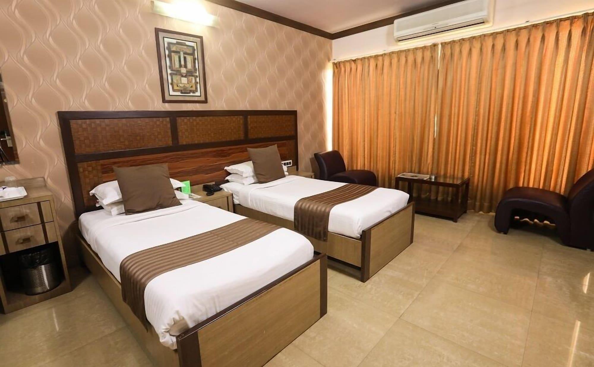 Jyoti Dwelling Hotel Мумбай Екстериор снимка