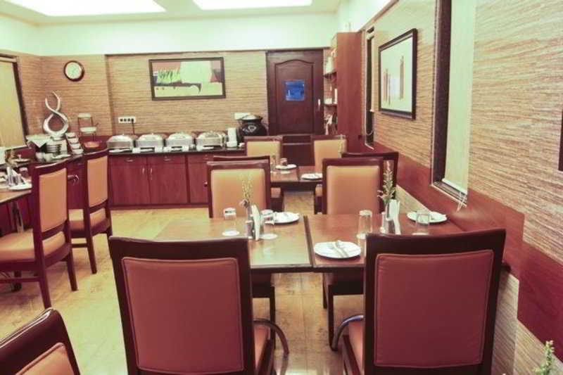 Jyoti Dwelling Hotel Мумбай Екстериор снимка