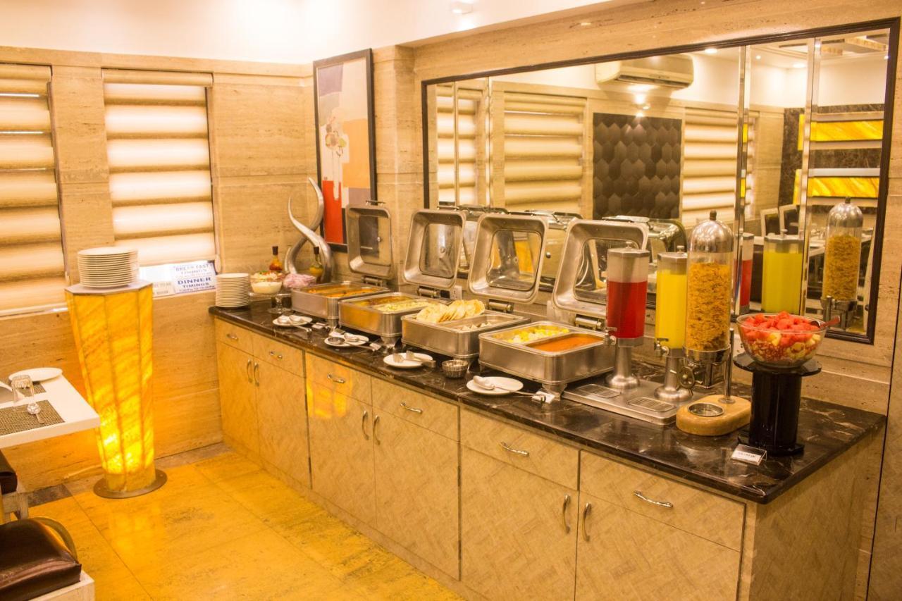 Jyoti Dwelling Hotel Мумбай Екстериор снимка