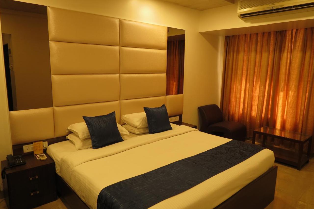 Jyoti Dwelling Hotel Мумбай Екстериор снимка