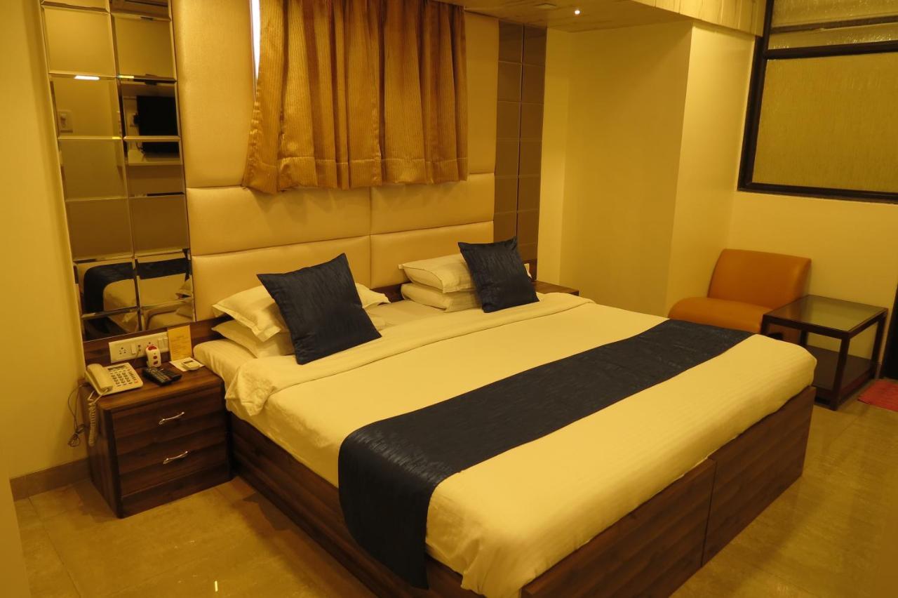Jyoti Dwelling Hotel Мумбай Екстериор снимка