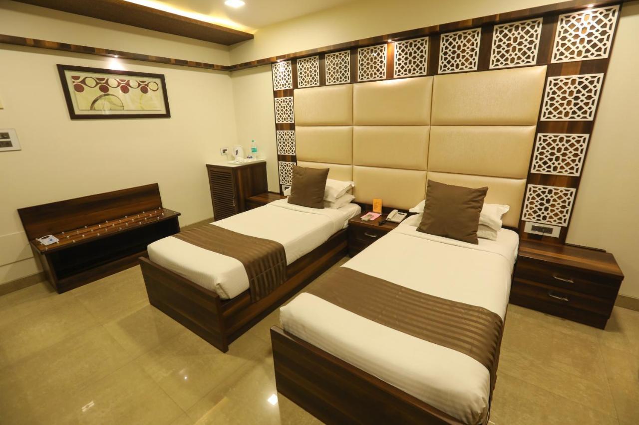 Jyoti Dwelling Hotel Мумбай Екстериор снимка