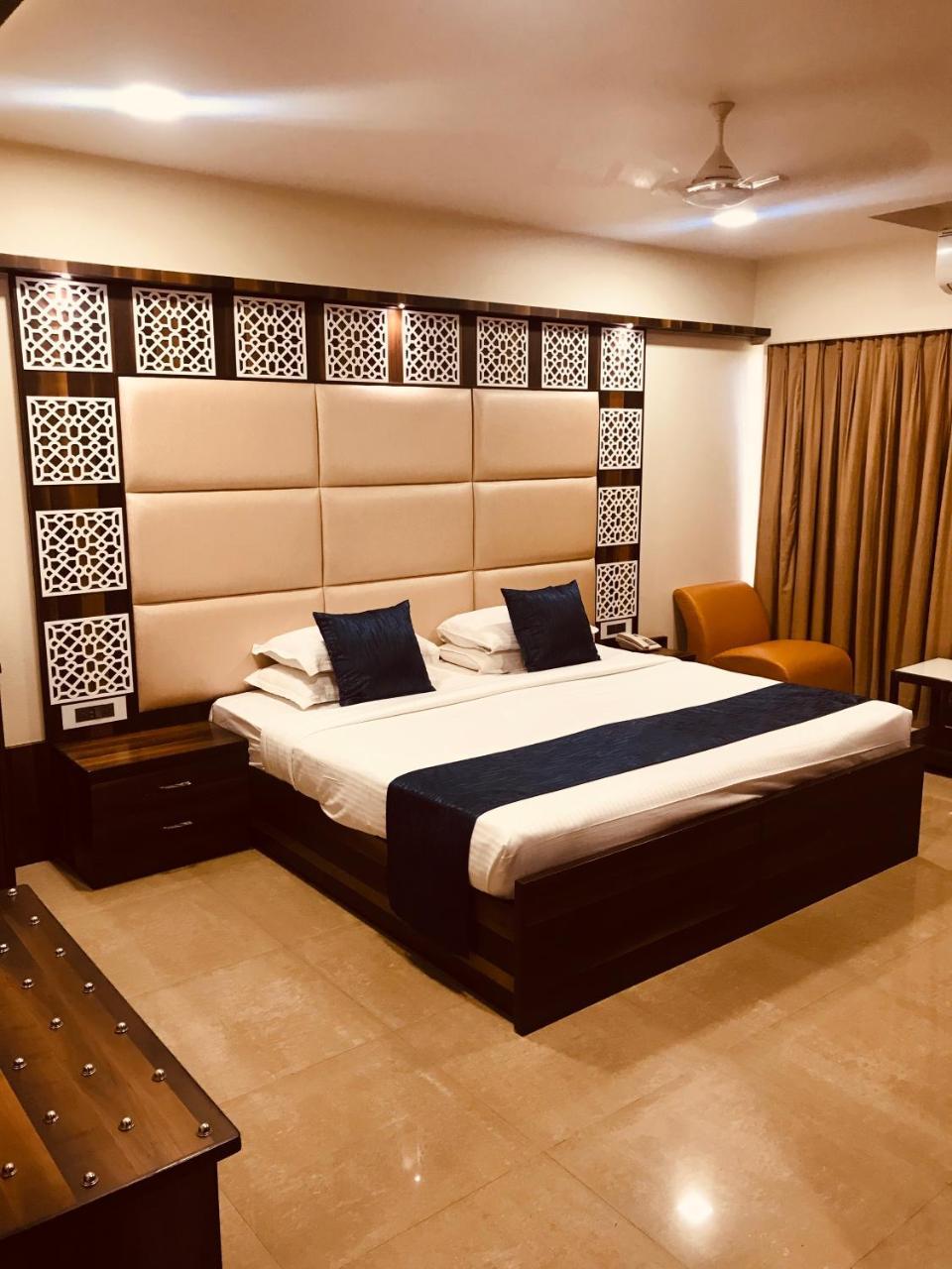 Jyoti Dwelling Hotel Мумбай Екстериор снимка